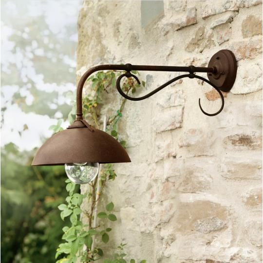 zhrdzavena rustikalna vonkajsia lampa vintage klasicke zahradne osvetlenie nalepovaci antikve vidiecke rekreacne domceky patinovane elegantne balaton rekreacna chalupa lampy.jpg